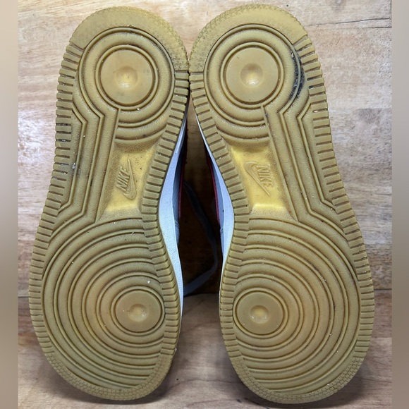 Nike Air Force 1 Low Womens Sz 7 (5.5Y) Shoes Sneakers Wolf Grey Red CI1759-002 - Picture 8 of 10